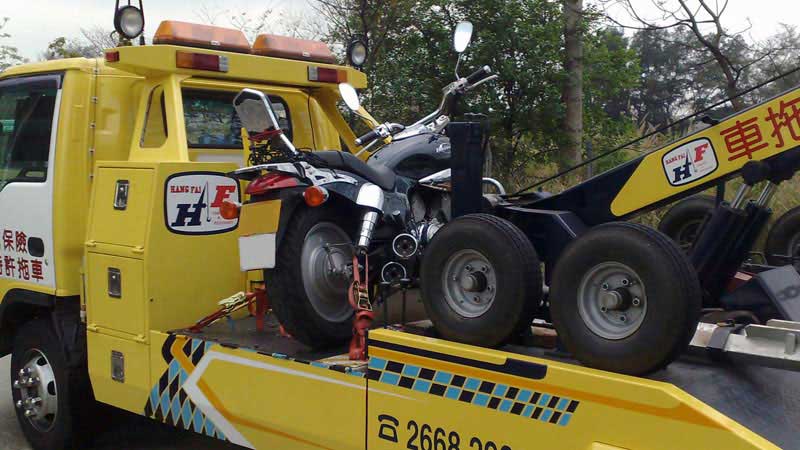 motorcycle towing platforms equipped with safety locks for different bike models